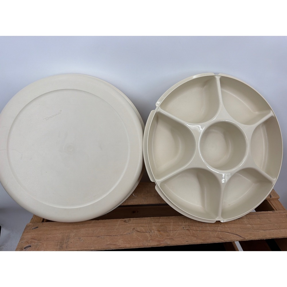 Tupperware Serving Center 1665 1666 Almond Cream 7 Compartment Veggie Tray Lid